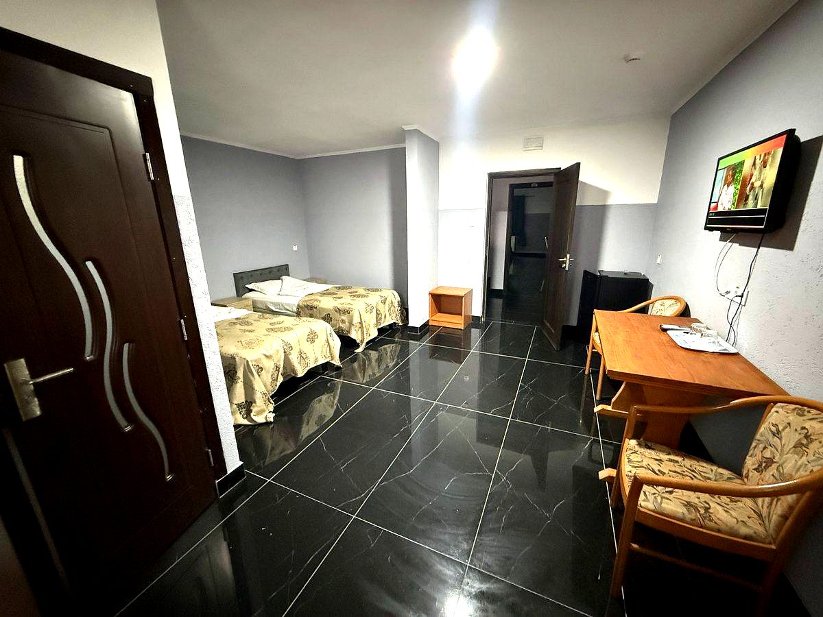 Cameră dublă twin Corp B Economy — Hostel Meteora Bis Suceava