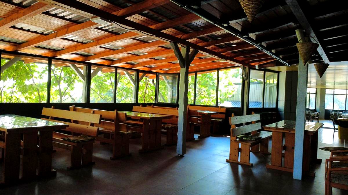 Terasă restaurant Meteora — vedere aeriană